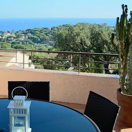 فيلة Savoir Vivre With Sea View And St. Tropez
