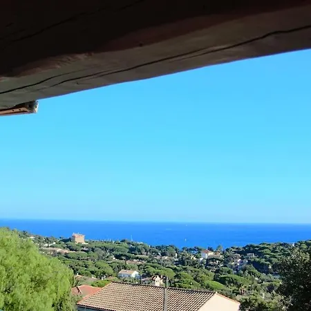 Villa Savoir Vivre With Sea View And St. Tropez