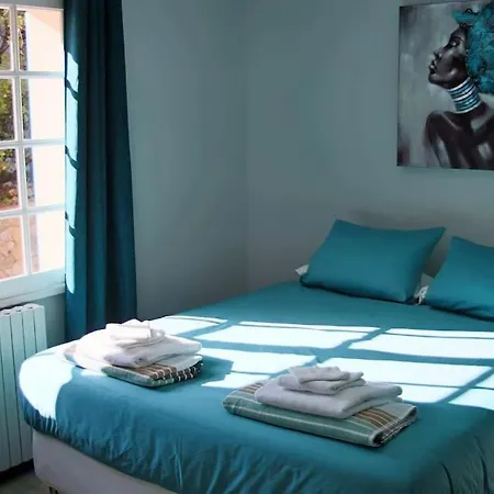 Villa Savoir Vivre With Sea View And St. Tropez
