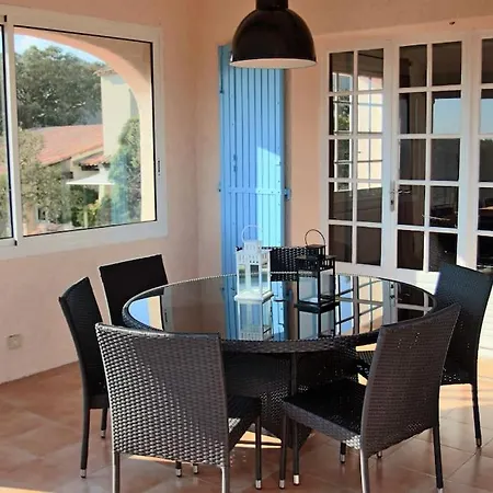 Villa Savoir Vivre With Sea View And St. Tropez *