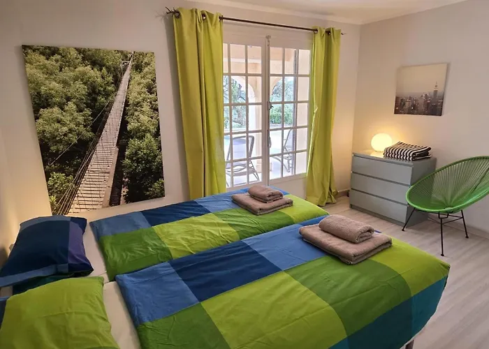 Savoir Vivre With Sea View And St. Tropez Villa La Garonnette-Plage